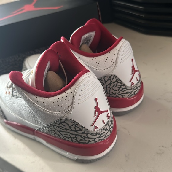 NEW Jordan 3 Retro Cardinal (GS) size 6.5 Y equivalent to 8 women’s - Picture 14 of 17
